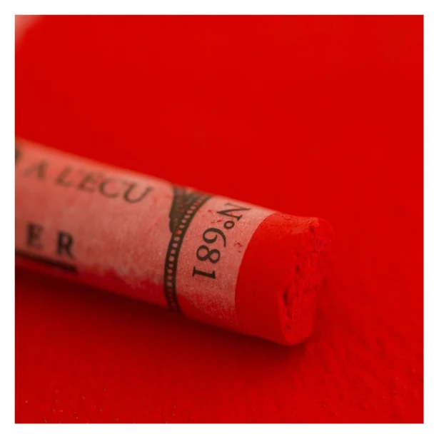 681 Helios red, pastel sucha a l' ecu Sennelier