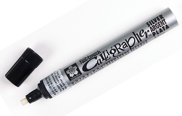 Silver - medium, pisak Pen Touch Calligrapher, Sakura, 5mm